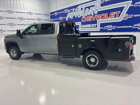 Used 2024 Chevrolet Silverado 3500 LT w/ Convenience Package AWD/4WD image 4