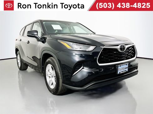 Certified 2023 Toyota Highlander L image 1