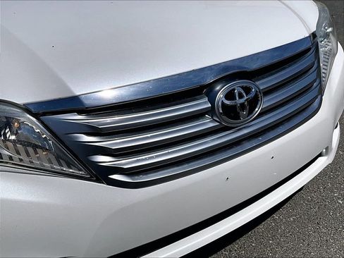 Used 2011 Toyota Avalon FWD image 25