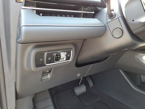 Used 2026 Lincoln Nautilus Premier w/ Equipment Group 102A image 11