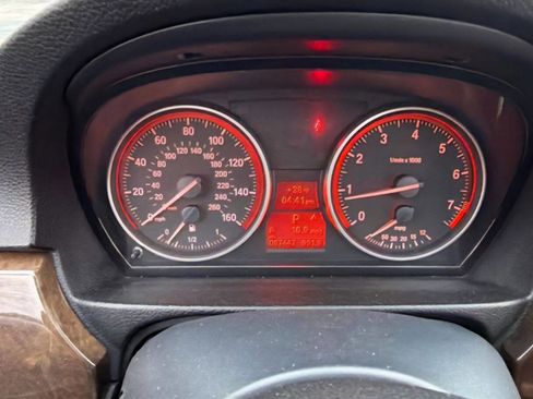 Used 2010 BMW 328i xDrive Sedan image 12