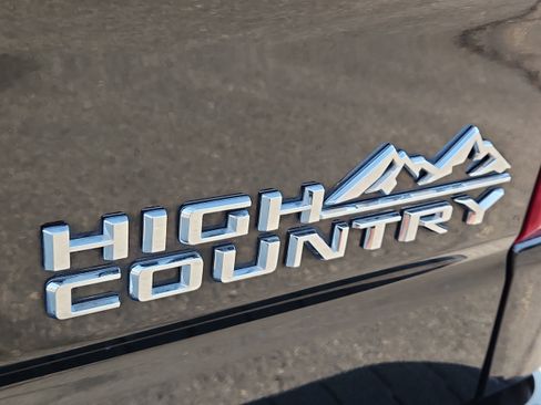 Used 2023 Chevrolet Silverado 1500 High Country w/ High Country Premium Package AWD/4WD image 6