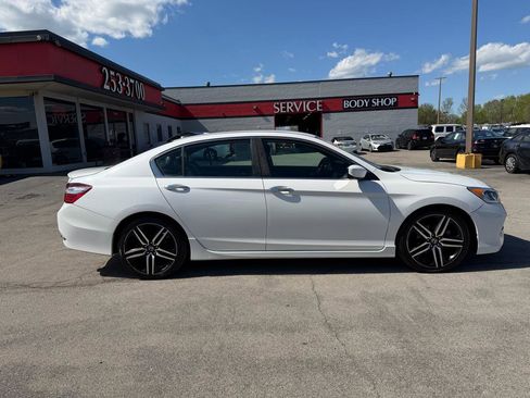 Used 2016 Honda Accord Sport image 2