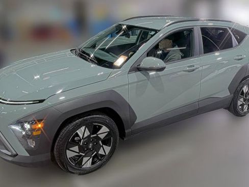 Used 2025 Hyundai Kona SEL image 12