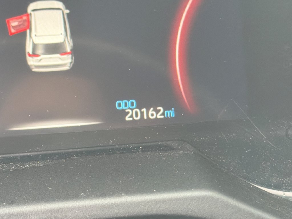 Used 2024 Toyota RAV4 LE AWD/4WD image 4