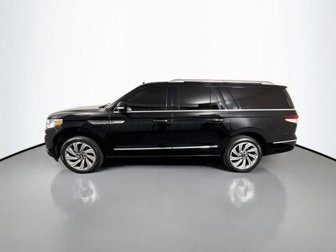 Used 2022 Lincoln Navigator L Reserve AWD/4WD image 4