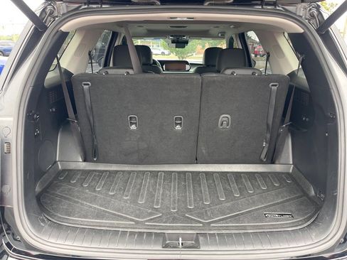 Used 2023 Hyundai Palisade SEL w/ Premium Package image 14