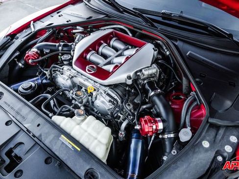 Used 2020 Nissan GT-R Premium w/ Premium Interior Package image 92