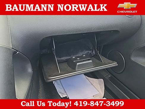 Used 2007 Pontiac Solstice Convertible w/ Premium Package image 39