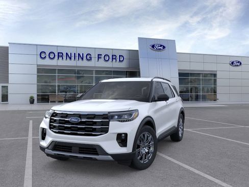 New 2026 Ford Explorer Active w/ Active Comfort Package image 2