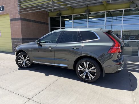 Used 2022 Volvo XC60 B5 Inscription w/ Advanced Package image 5