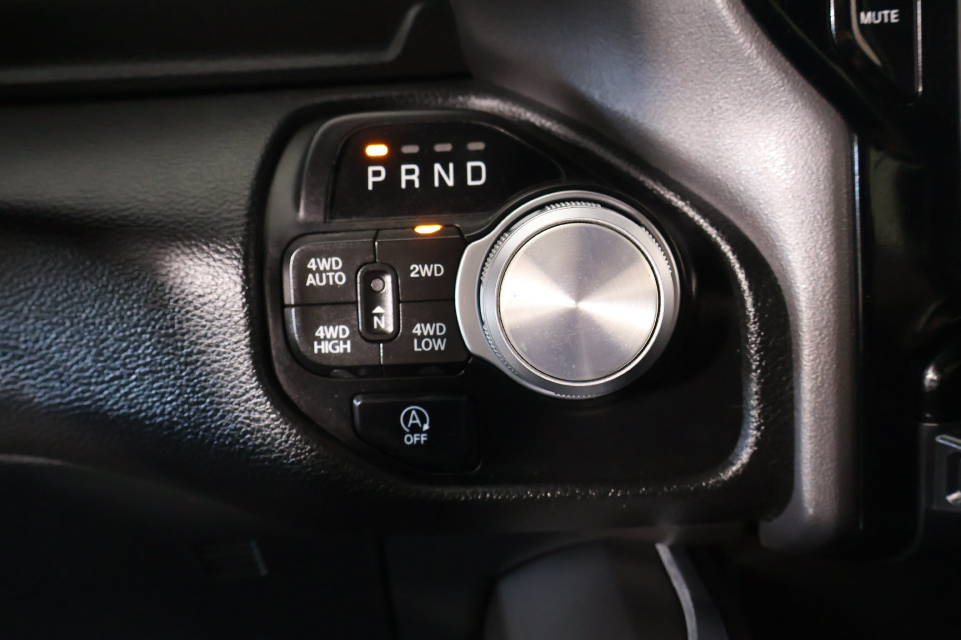 Used 2023 RAM 1500 Laramie AWD/4WD image 9