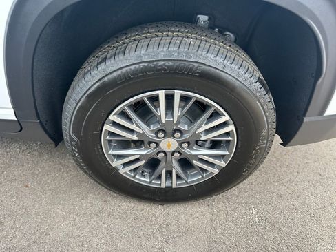 New 2026 Chevrolet Traverse LT w/ Driver Confidence Package FWD image 41
