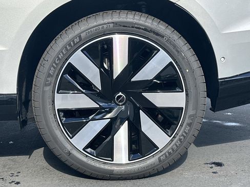 New 2025 Volvo EX90 Ultra image 24