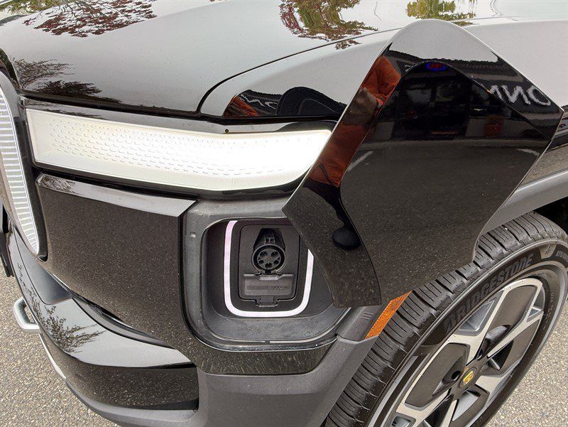 Used 2024 Rivian R1S Adventure Quad AWD/4WD image 10