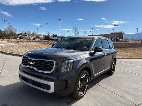 Used 2025 Kia Telluride S image 3