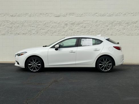 Used 2018 MAZDA MAZDA3 Touring image 2