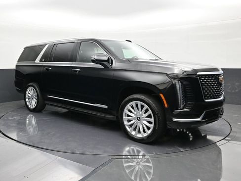 Certified 2025 Cadillac Escalade ESV Luxury RWD image 5