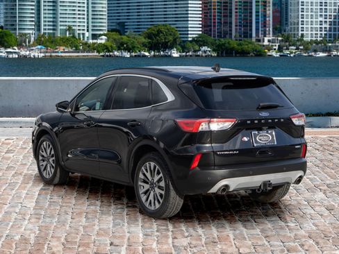 Used 2020 Ford Escape Titanium w/ Titanium Premium Package 2.0 image 7