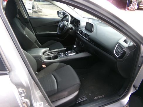 Used 2015 MAZDA MAZDA3 i Sport image 9