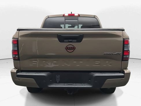 Used 2022 Nissan Frontier PRO-4X image 8