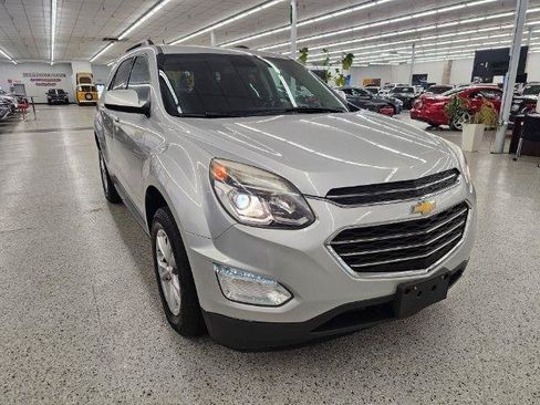 Used 2017 Chevrolet Equinox LT w/ Convenience Package FWD image 4