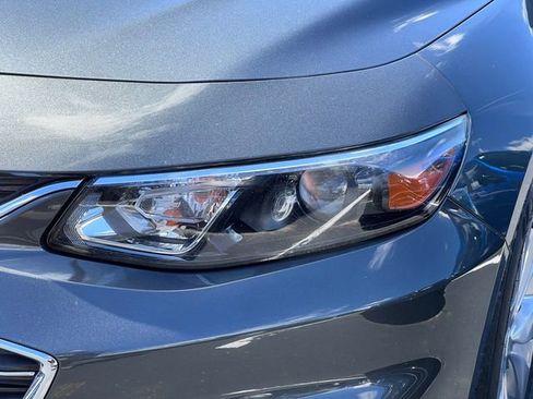 Used 2017 Chevrolet Malibu Premier FWD image 31