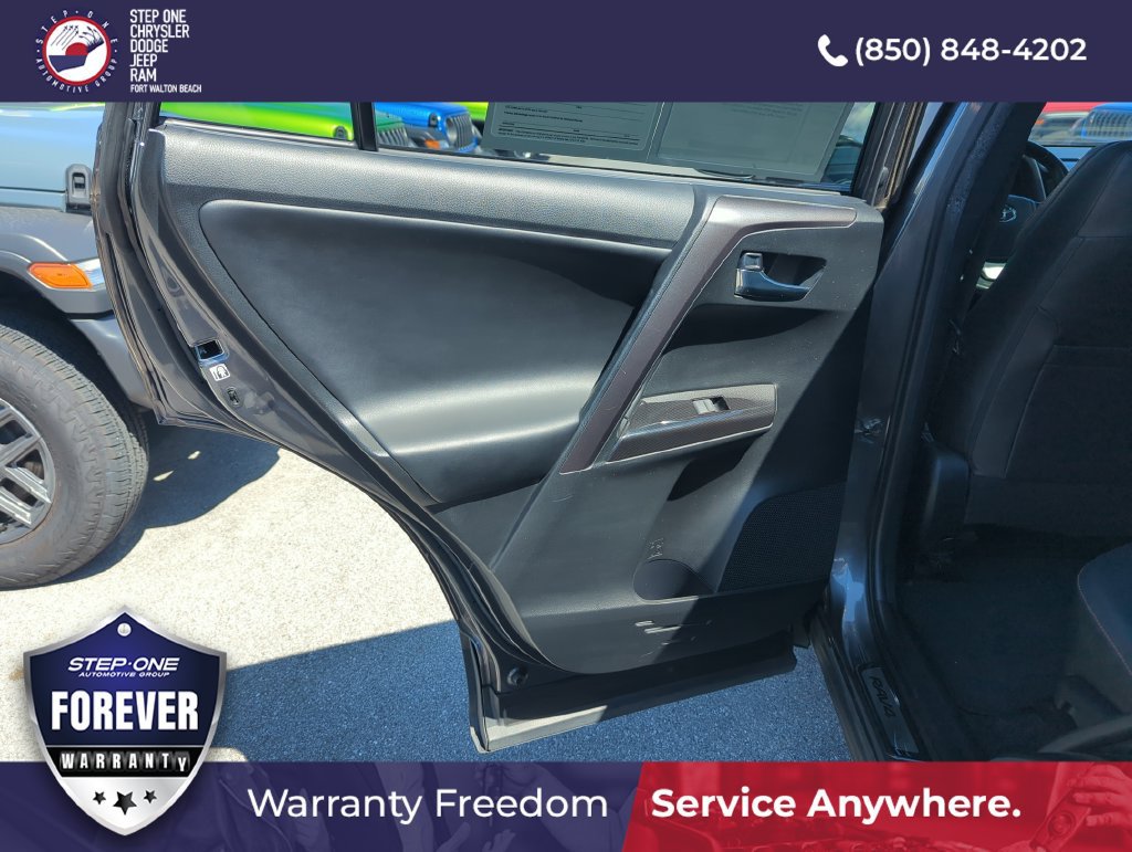 Used 2018 Toyota RAV4 SE w/ Power Extra Value Package FWD image 28