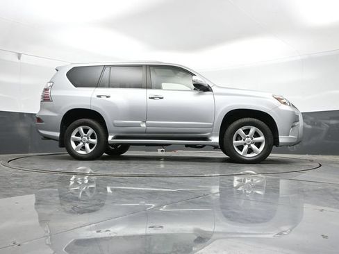 Used 2017 Lexus GX 460 w/ Navigation Package AWD/4WD image 39