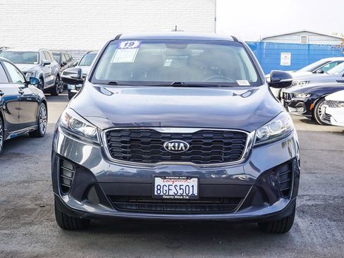 Used 2019 Kia Sorento FWD image 2