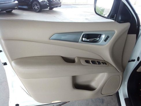 Used 2019 Nissan Pathfinder SL w/ SL Premium Package FWD image 23