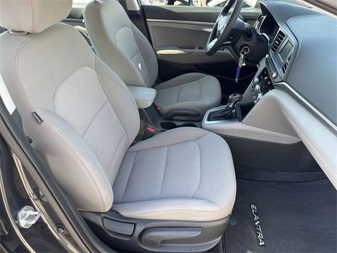 Used 2020 Hyundai Elantra SE w/ Cargo Package (C1) image 13