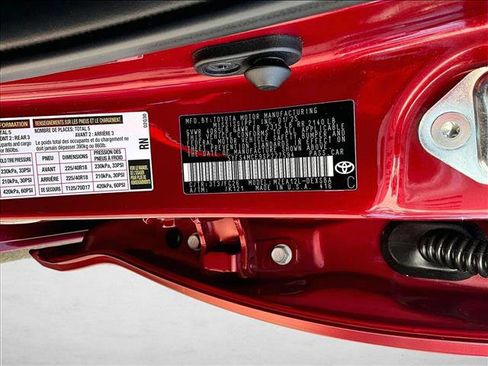 Used 2025 Toyota Corolla SE image 30