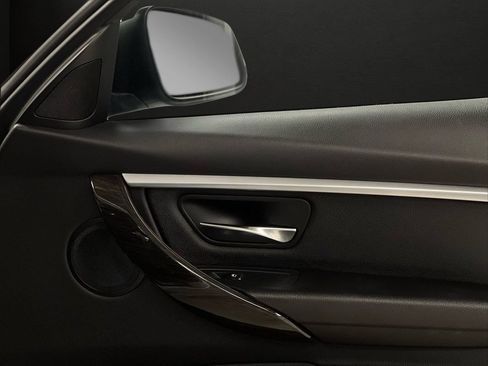 Used 2017 BMW 330i xDrive Sedan AWD/4WD image 30