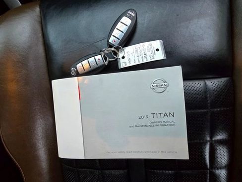 Used 2019 Nissan Titan Platinum Reserve image 34