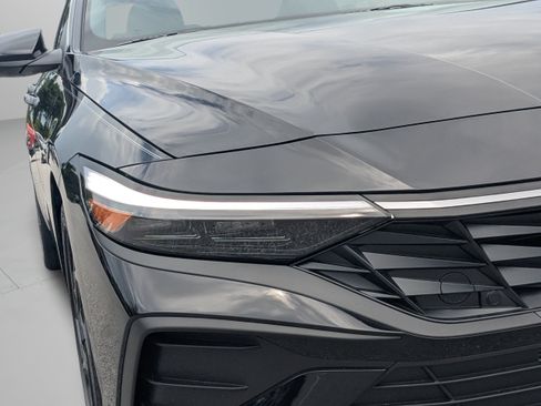 New 2026 Hyundai Elantra SEL Sport FWD image 13