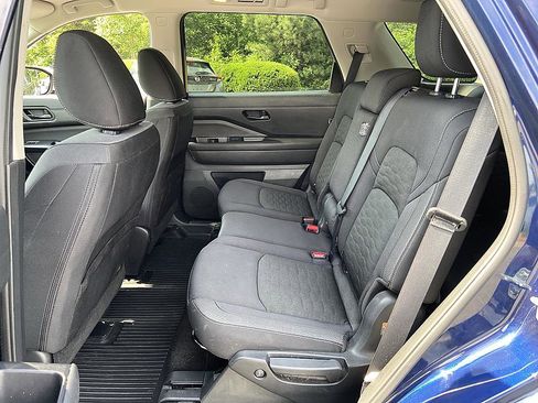 Certified 2025 Nissan Pathfinder SV AWD/4WD image 12