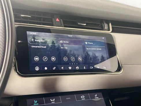 Used 2020 Land Rover Range Rover Evoque First Edition image 15