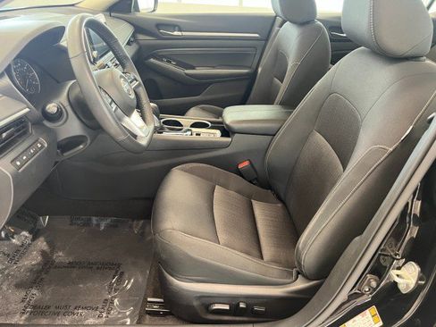 Used 2022 Nissan Altima 2.5 SV w/ SV Premium Package FWD image 9