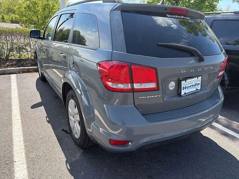 Used 2019 Dodge Journey SE w/ Connectivity Group FWD image 11