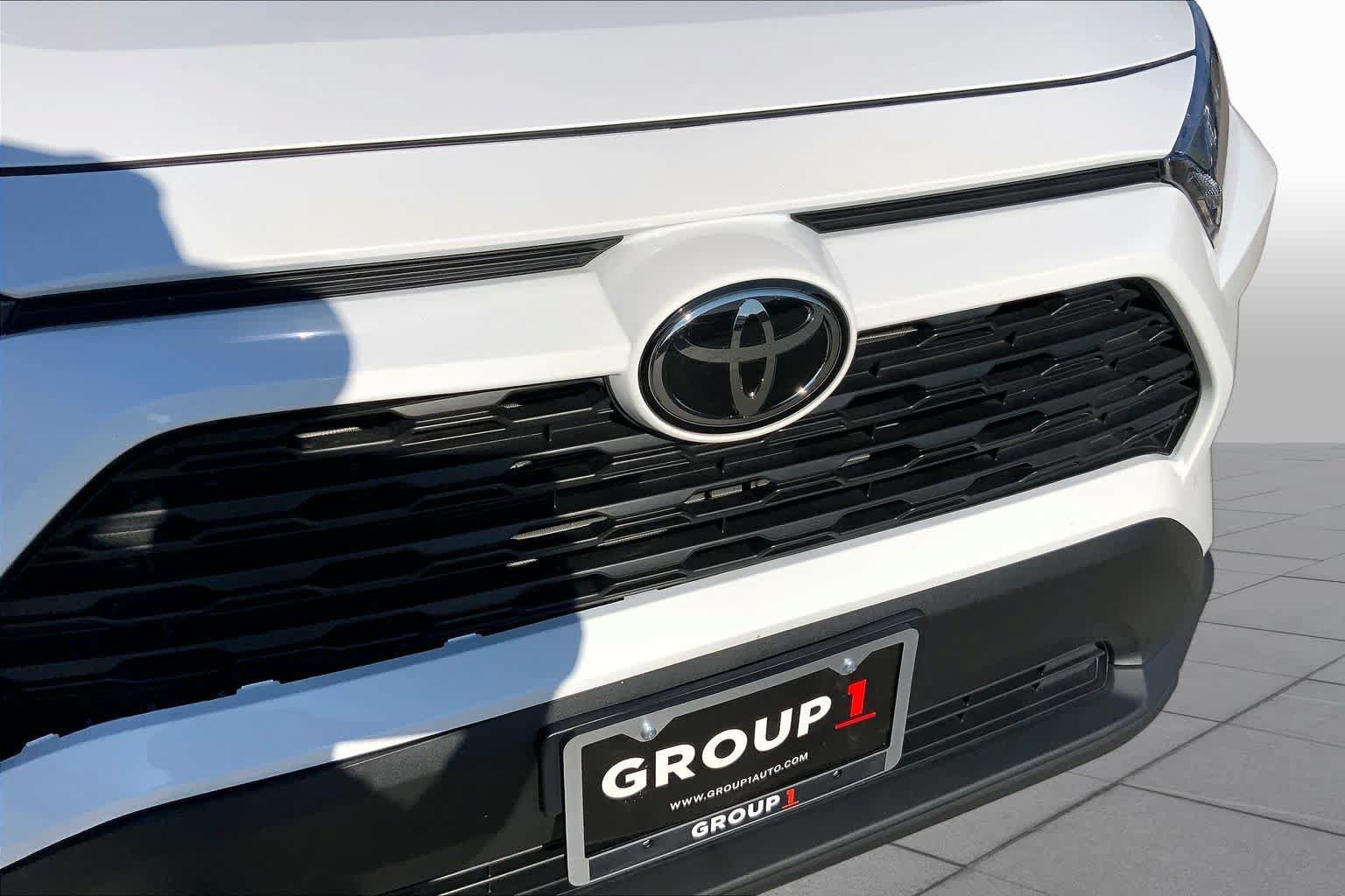 Used 2025 Toyota RAV4 XLE w/ Convenience Package AWD/4WD image 27