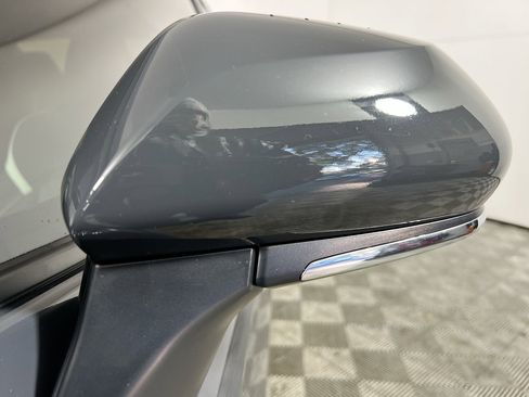 Used 2025 Toyota Camry SE image 13