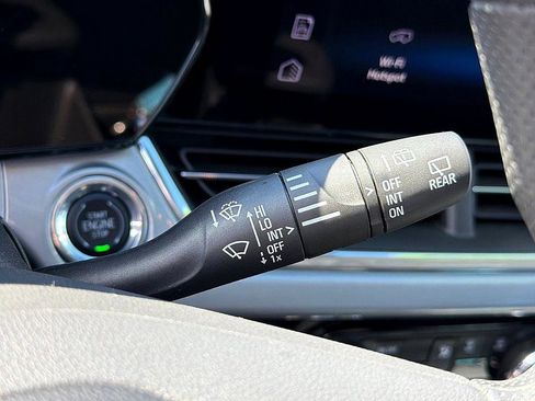 Used 2025 Chevrolet Trax LT image 16