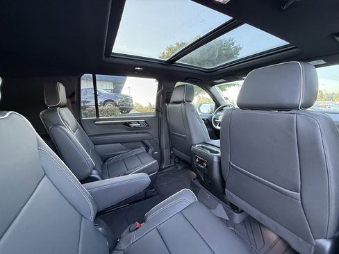 New 2025 Chevrolet Suburban Premier w/ Sun And Tow Package image 12