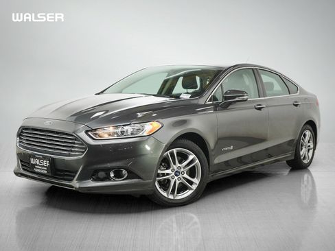 Used 2016 Ford Fusion Titanium FWD image 1