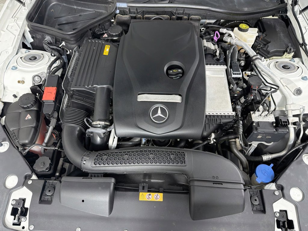Used 2020 Mercedes-Benz SLC 300 w/ Premium Package image 28