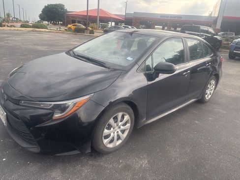 Used 2024 Toyota Corolla LE FWD image 1