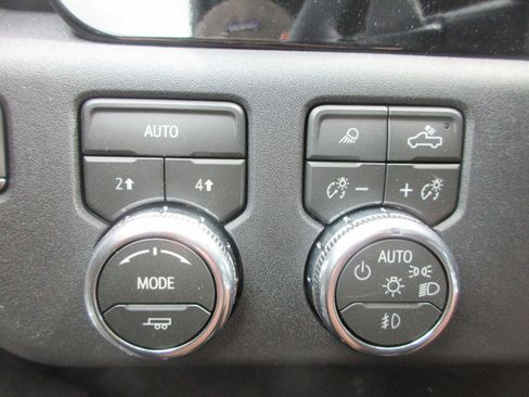 New 2026 GMC Sierra 1500 SLT w/ SLT Premium Package AWD/4WD image 17