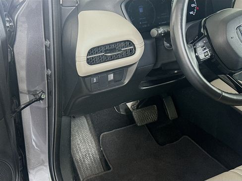 Used 2025 Honda HR-V EX-L image 17