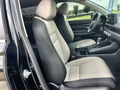 Used 2026 Honda CR-V EX image 12